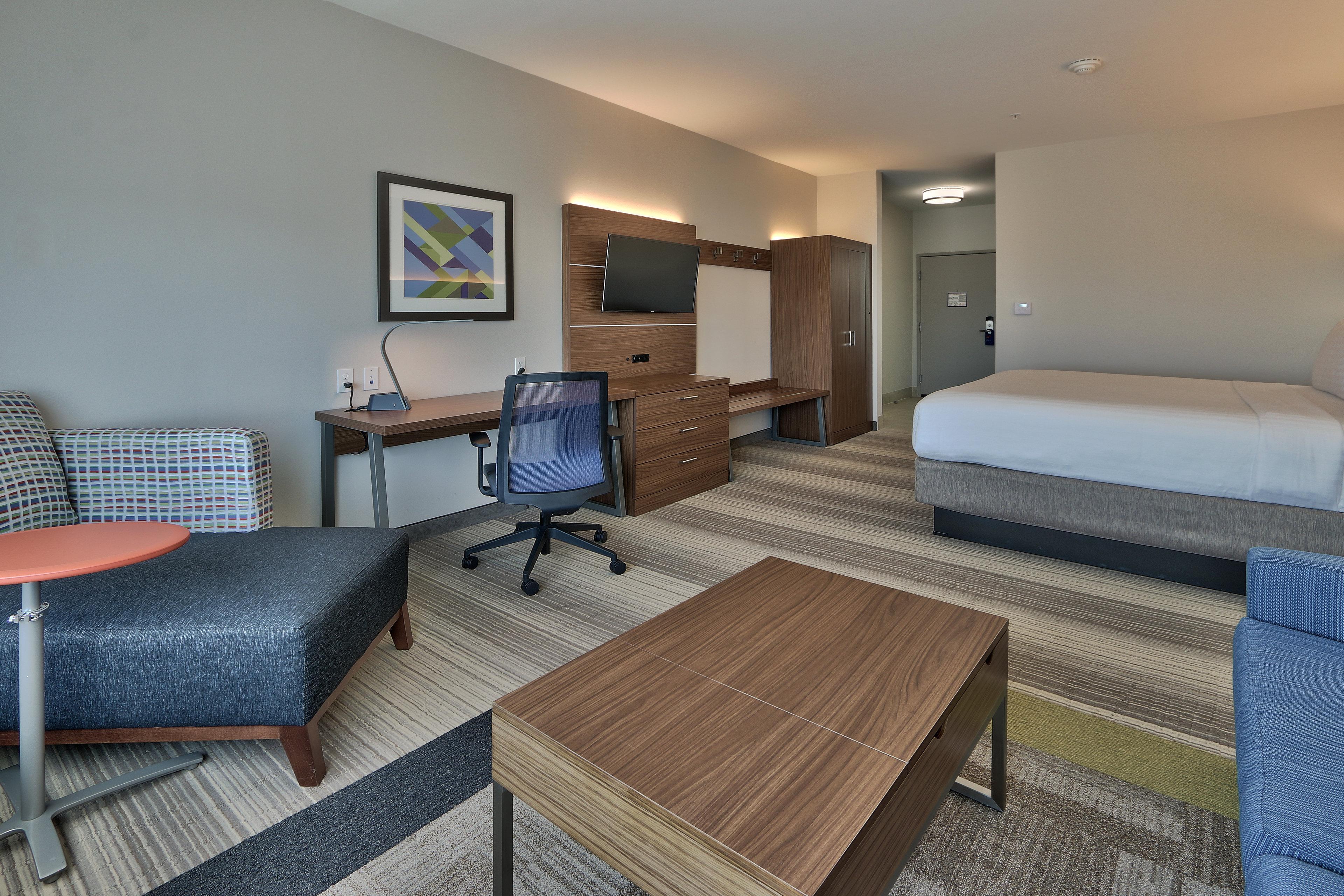 Holiday Inn Express & Suites - Houston East - Beltway 8 By Ihg Cloverleaf Exterior photo
