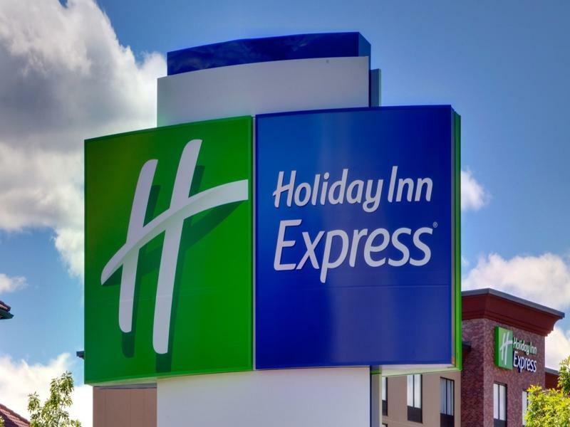 Holiday Inn Express & Suites - Houston East - Beltway 8 By Ihg Cloverleaf Exterior photo