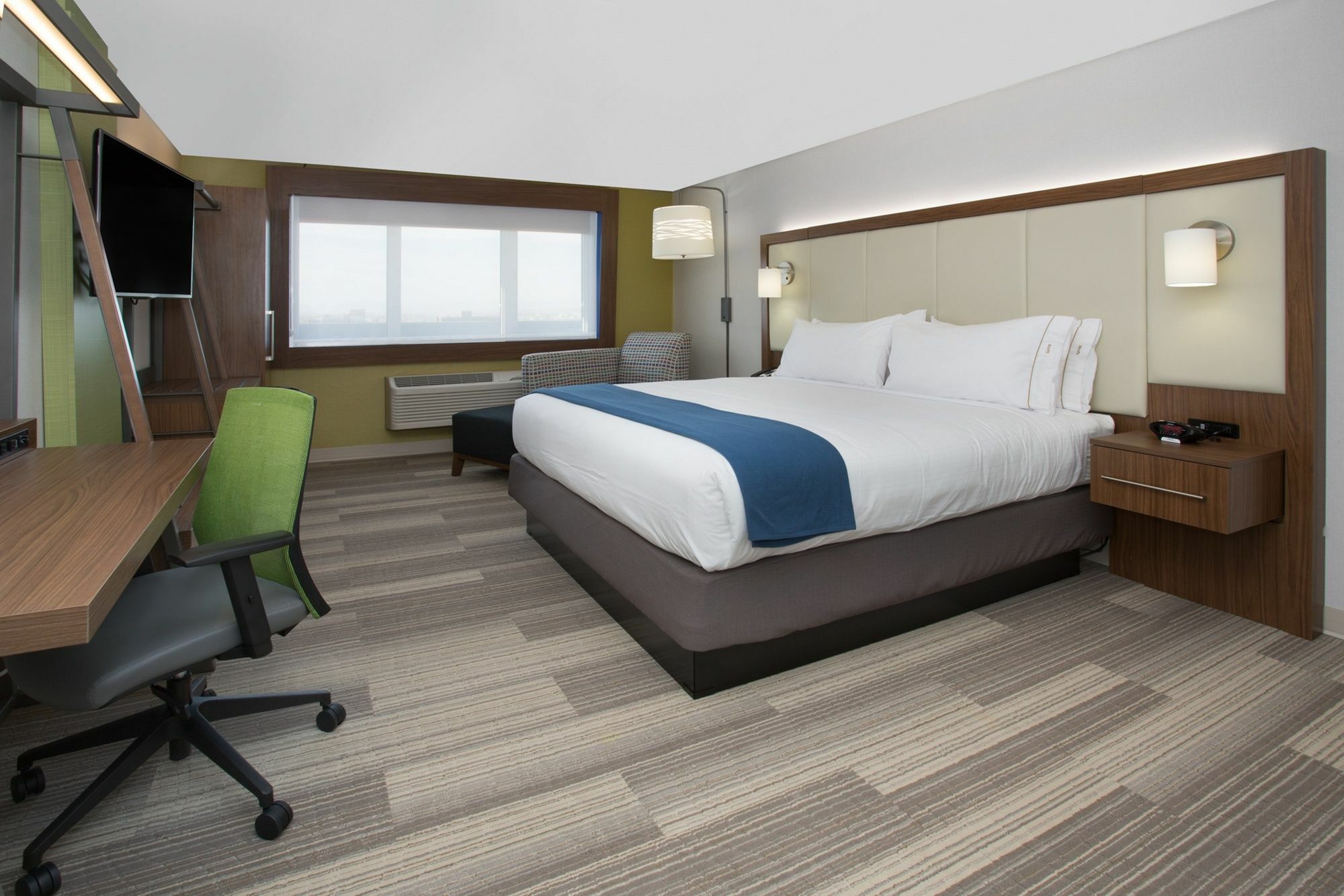 Holiday Inn Express & Suites - Houston East - Beltway 8 By Ihg Cloverleaf Exterior photo